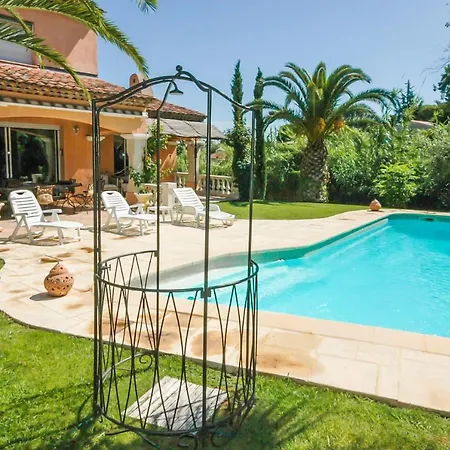 Juan-les-pins Sleeps 6 Pool Air Con Wifi * Juan-les-Pins
